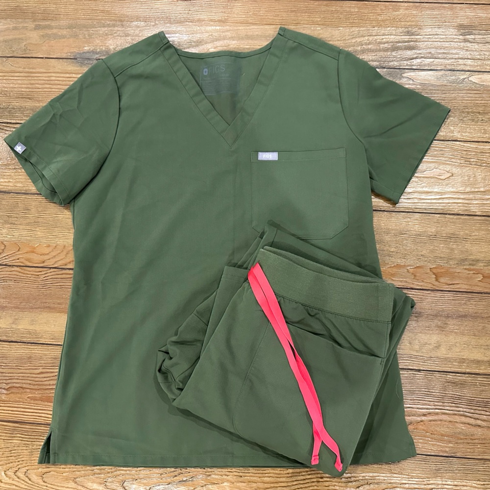 Figs Dark olive Scrub Set with Pink Drawstring